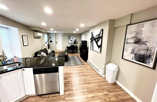 Wilmington Apartment | Boardwalk- large modern unit with King bed fast WIFI free coffee and easy parking