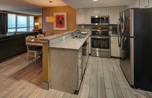 Northeast Virginia Beach Condo | Boardwalk Resort & Villas - 1BR/1BA - Oceanfront!