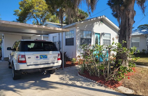Edgewater House | Boat. Beach. Surf ! 5 Min from NSB. Walk to Little Beach on Intercoastal.