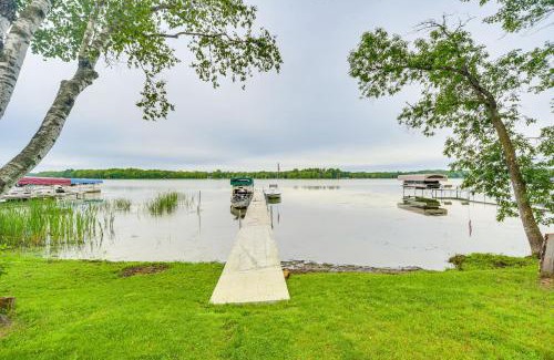 Siren House | Boat Dock, BBQ and Fireside Fun Clam Lake Cabin