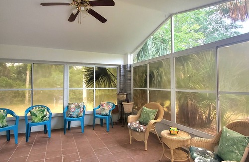Edgewater House | BOAT DOCK SPOT DOLPHIN/FISH Deals-Cozy house 3/2 , 5 mins to New Smyrna Beach.