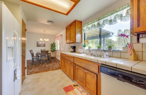 Yosemite Lakes House | Boat, Fish and Golf Coarsegold Retreat with Hot Tub