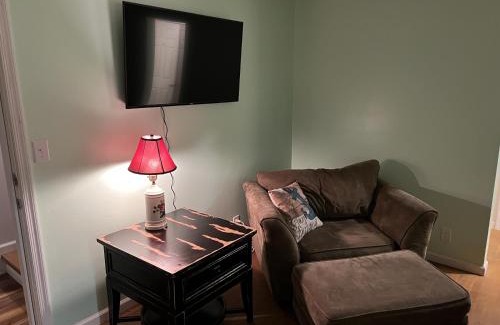 Willoughby Spit Apartment | Boat House Apt, #3 - 2 BR, Water Front, WiFi, Pets apts