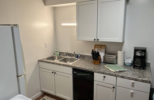 Willoughby Spit Apartment | Boat House Ground Floor #2 - 1 BR WaterFront, Wifi by RedAwning