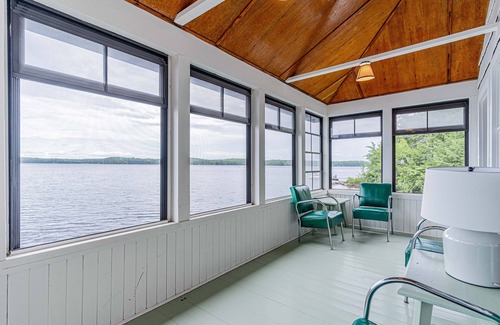 Bobcaygeon Cottage | Boat House on Lake Catchacoma With Two Docks, Sun Porch and Sleeps 8