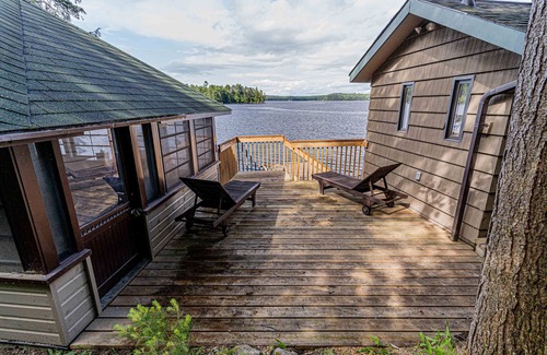 Bobcaygeon Cottage | Boat House on Lake Catchacoma With Two Docks, Sun Porch and Sleeps 8