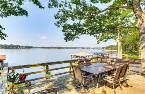 Cross Hill House | Boat Ramp and Dock Lake Greenwood Getaway!