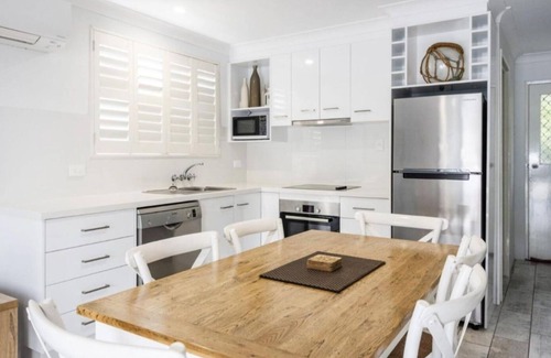 Iluka Apartment | Boat ramp, jetty and pool. Family holidays or romantic getaways on the Clarence