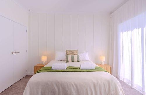 Lake Tarawera House | Boat Shed Bay - Stunning Lake Tarawera Views