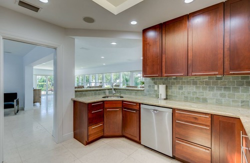 Bermuda Riviera House | BOAT SHOW TuckersBeachHouse.Pool, Waterfront, Amazing location!