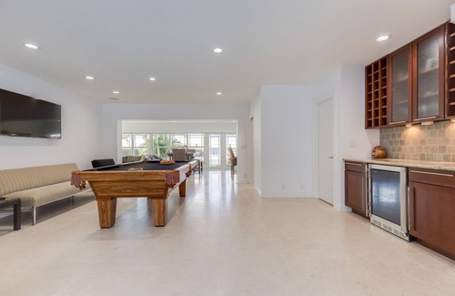 Bermuda Riviera House | BOAT SHOW TuckersBeachHouse.Pool, Waterfront, Amazing location!