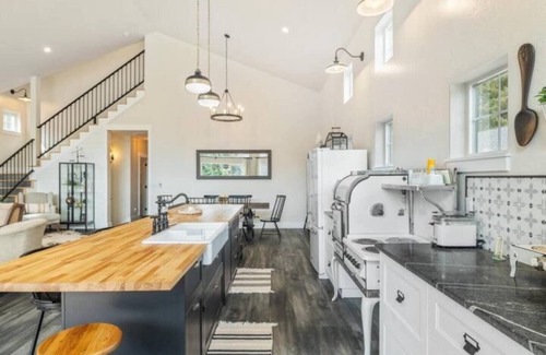 Coeur d'Alene House | Boat slip, Community beach, arcade games, water toys!