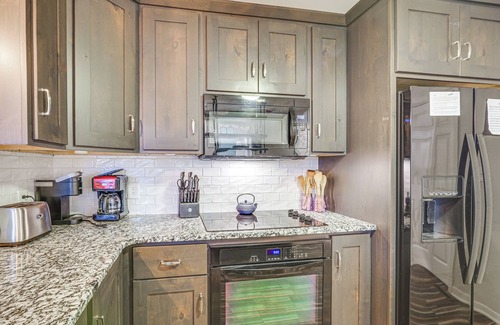 Osage Beach Condo | Boat Slip & Pools: Waterfront Osage Beach Condo!