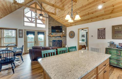 Murphy House | Boat, Swim and Fish Family Cabin in Murphy!
