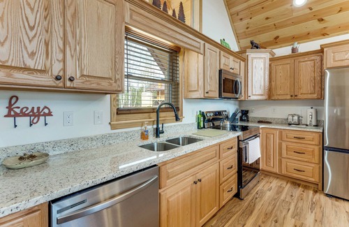 Murphy Cabin | Boat, Swim & Fish: Family Cabin in Murphy!
