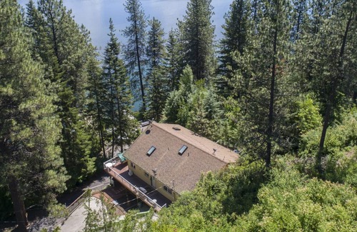 Hayden Lake House | BOATDOCK W/2 SLIPS,WATER TRAMPOLINE, FLOATING ISLAND,SHUFFLEBOARD,GAMEROOM