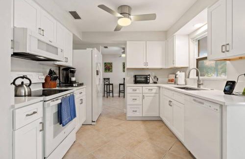 East Naples House | Boaters Bayshore Bungalow