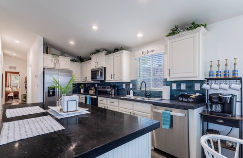 Cienega Springs House | Boater’s Paradise: 3BR Home 1 Mile from Launch Ramp – Bring Your Boats & Toys!