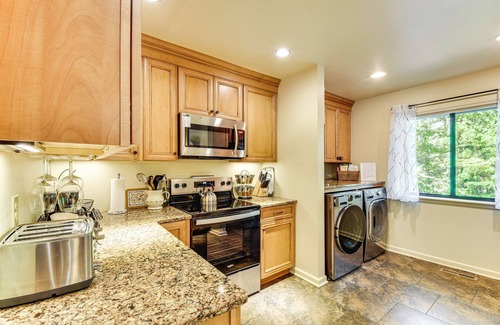 Salem Condo | Boating, Pickleball & More: Condo Near Lake Keowee
