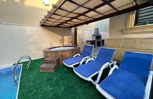 Al-Maghtas Ski Chalet | BOB chalet