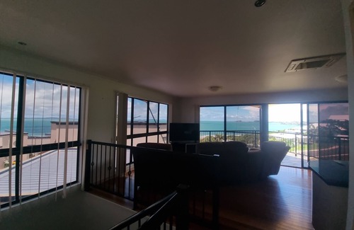 Meikleville Hill Apartment | Bob's Diamond Views!