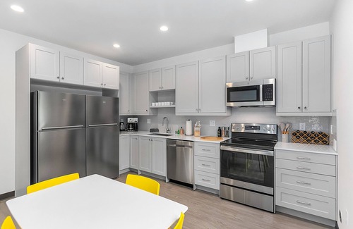 North Queen Anne House | Bobba Fett's Carbonite Suite