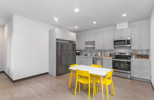 North Queen Anne House | Bobba Fett's Carbonite Suite