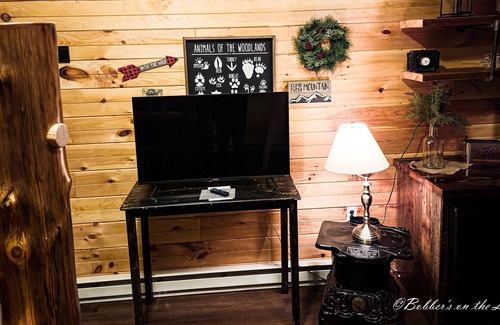 Butternut Cabin | Bobber's On The Lake - Cabin 2