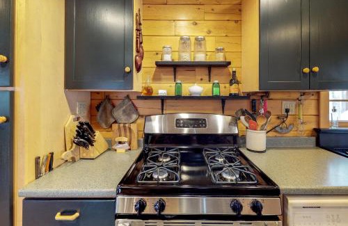 Greenville House | Bobcat Cabin