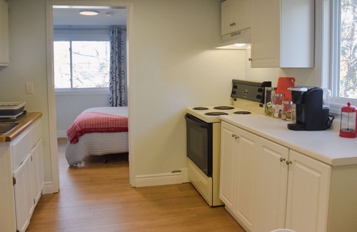 Bobcaygeon Apartment | Bobcaygeon! 1 Bedroom Apartment Close to Patios & Shops