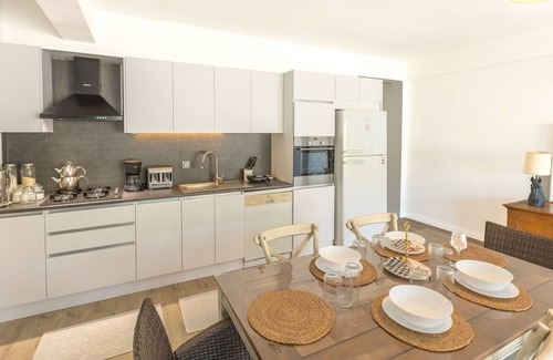 Yaliciftlik Apartment | Bodrum Bliss: Stunning Flat w Pool and Garden