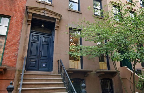 Boerum Hill House | Boerum Hill historic brownstone, close to all subways, on tree-lined street