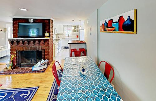 Harwich Port House | Bogey Bay Bungalow