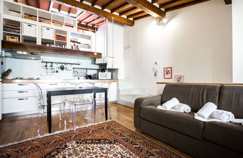Santa Croce Apartment | Bohémienne Penthouse in Santa Croce, Florence centre, Wi-Fi, Washers, AC