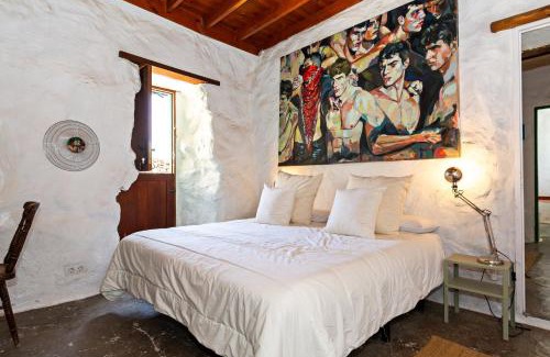 Las Brenas House | Bohemian Art House - 2BR in Yaiza & Garden