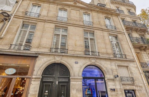 Saint-Thomas-d'Aquin Apartment | Bohemian & Authentic Parisian Flat - Paris 07