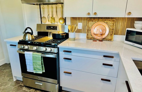 Greenfield House | Bohemian Bungalow "A Big City Hideaway"
