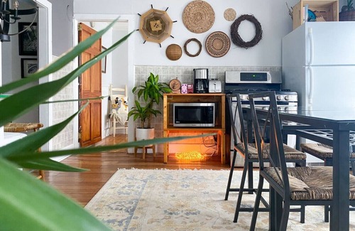 Centennial Apartment | Bohemian Compound | Hot Tub | Restaurants + Shops