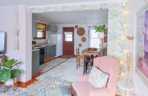 Centennial Apartment | Bohemian Compound | Hot Tub | Restaurants + Shops