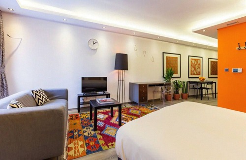 Ortakoy Apartment | Bohemian Orange Flat, Ortakoy
