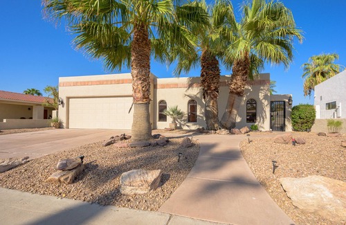 Bullhead City House | Bohemian Retreat: Private Pool/Private Boat Launch