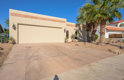 Bullhead City House | Bohemian Retreat: Private Pool/Private Boat Launch