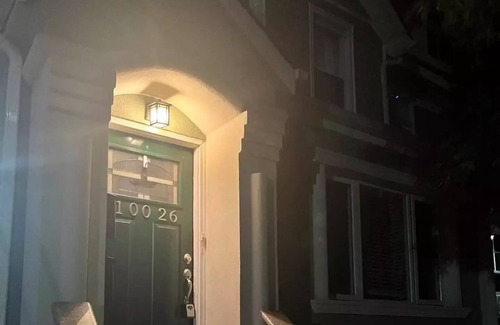 Queens Apartment | Bohemian Studio near Airports !n