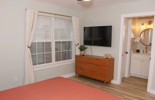Kiska Beach House | Boho Beach Bungalow 2 BR w/ Ocean Views!