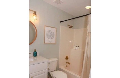 Kiska Beach House | Boho Beach Bungalow 2 BR w/ Ocean Views!