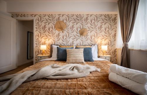 Old Town Apartment | Boho Chic Escape - Hypercenter