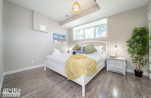 North Central Edmonton Apartment | BoHo Chic Suite - Long Stays - Fireplace - Garage