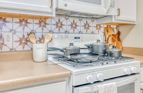 Las Cruces House | Boho Desert Home, 10min to Downtown, Quiet friendly neighborhood