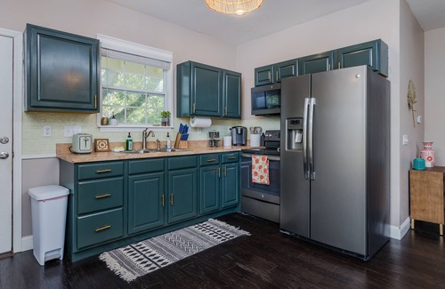Fort Myers River District Apartment | Boho getaway - walkable to downtown Fort Myers!