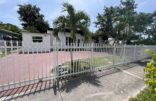 Miami Shores House | Boho Haven Home w/Pool Table/Yard/8PPL/Free Parking